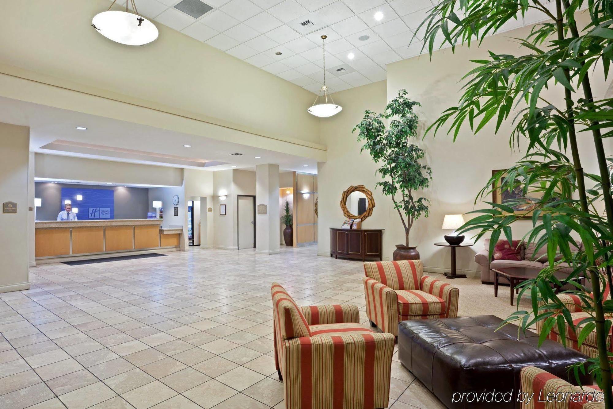 Holiday Inn Express & Suites Seattle - City Center Экстерьер фото