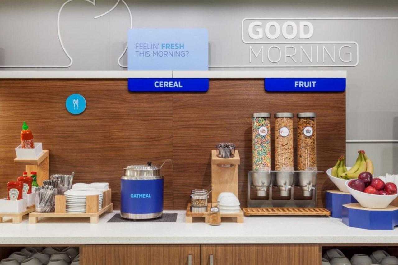 Holiday Inn Express & Suites Seattle - City Center Экстерьер фото