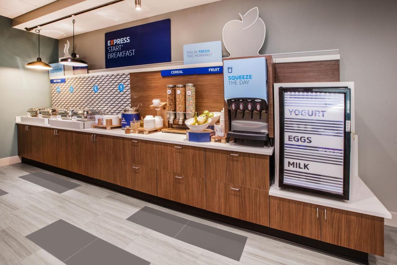 Holiday Inn Express & Suites Seattle - City Center Экстерьер фото