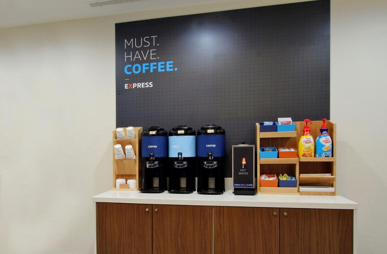 Holiday Inn Express & Suites Seattle - City Center Экстерьер фото